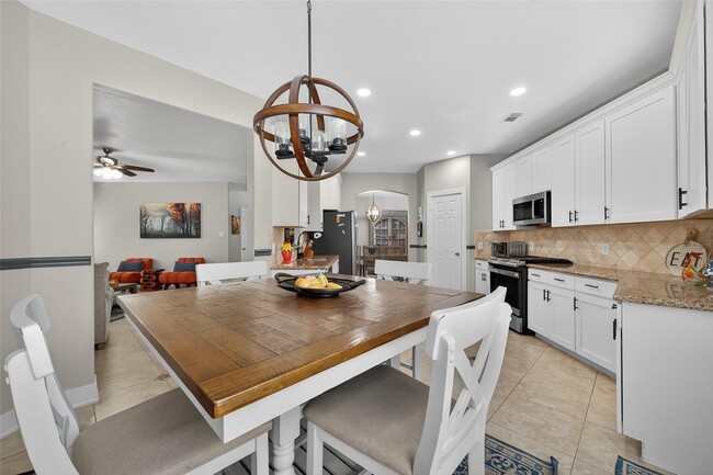 Building Photo - 3718 Garden Green Trail