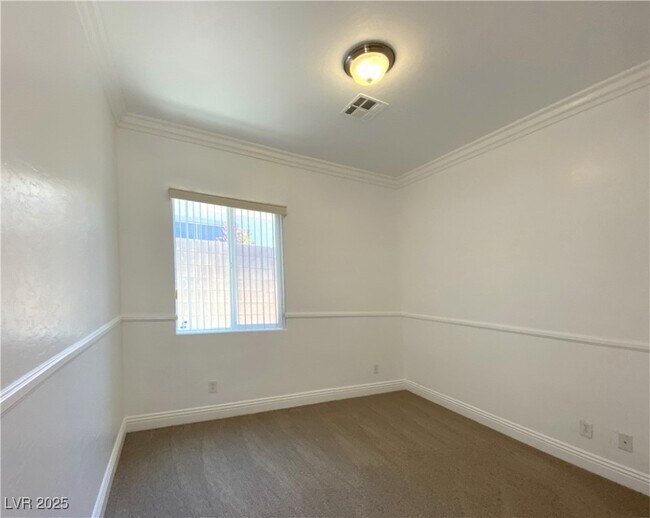 Building Photo - 2768 Kindeace Ave