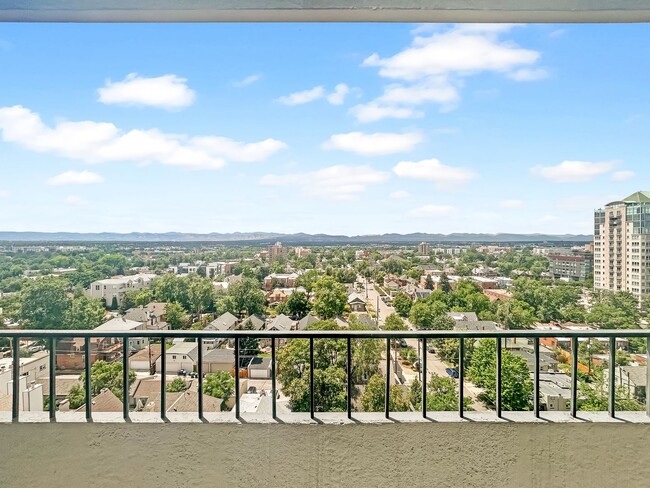 Building Photo - $0 DEPOSIT OPTION. SPACIOUS 12TH-FLOOR 1-B...