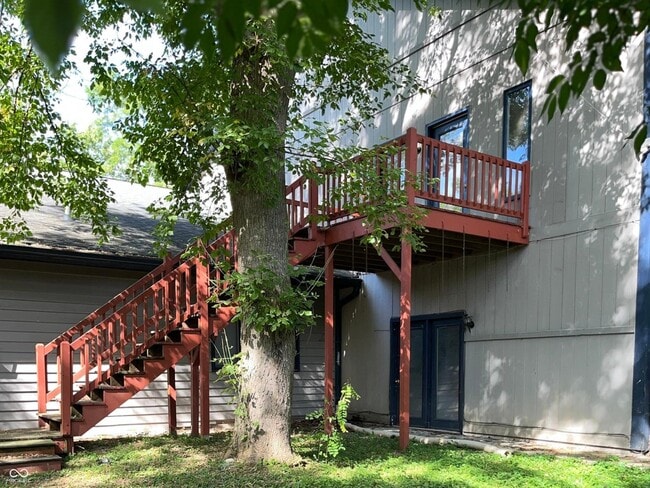 Primary Photo - 945 Fox Hill Dr