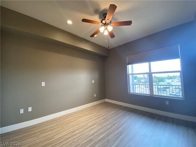 Building Photo - 62 E Serene Ave