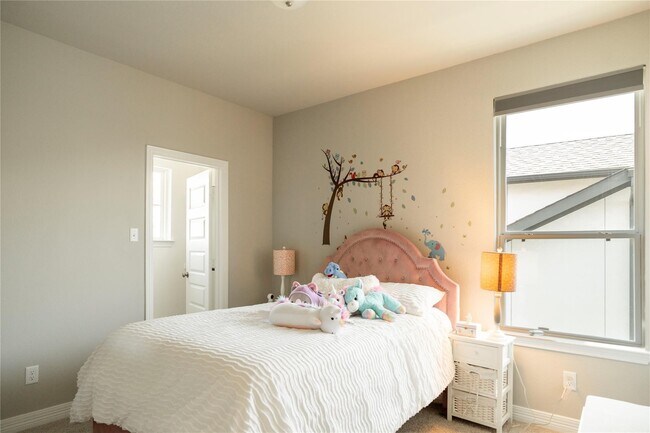 Building Photo - 29023 Laurel Grove Ln