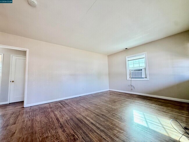 Building Photo - 113 Revere St
