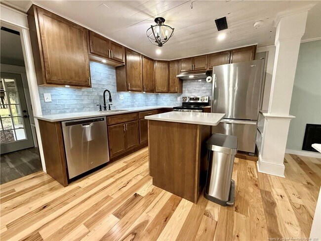 Building Photo - 1027 Cameron Hill Rd