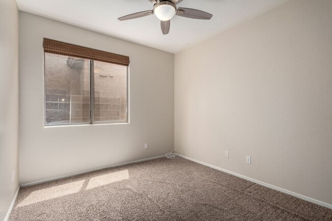 Building Photo - 5 Bedroom home in Chandler