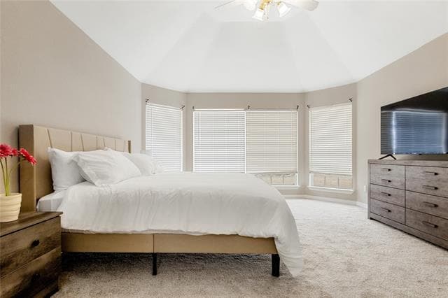 Building Photo - 118 W Greenbriar Ln