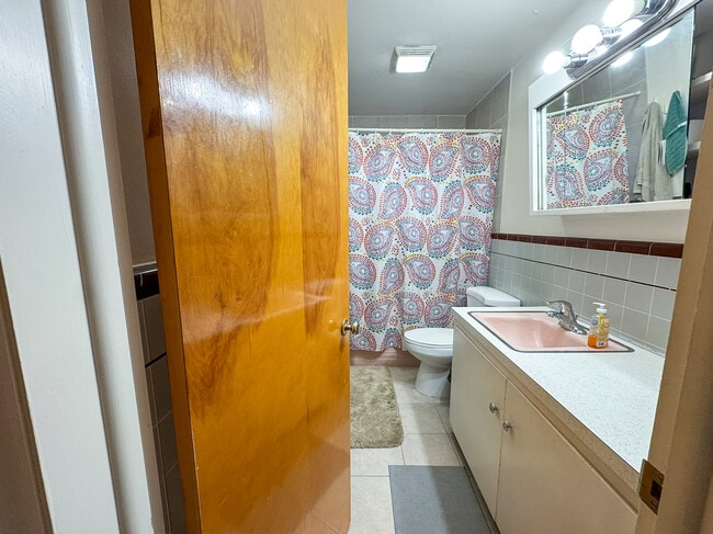 Building Photo - 845 E 820 N