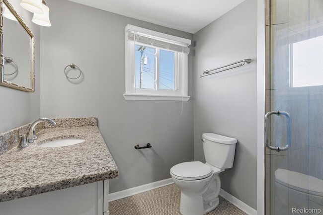 Building Photo - 1111 Holland St