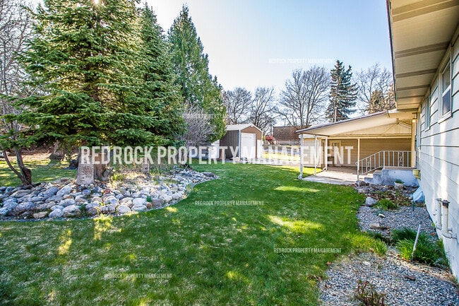 Building Photo - 416 N Bannen Rd