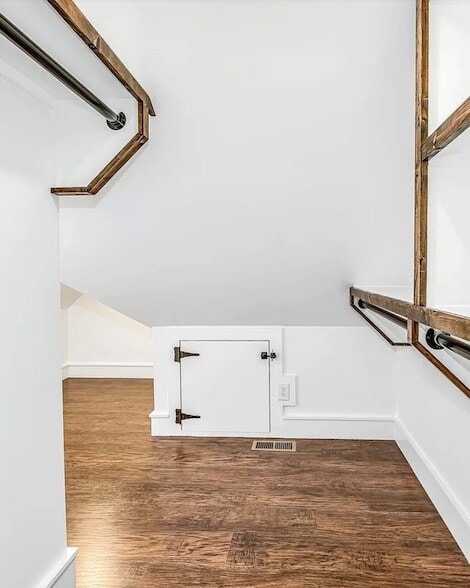 Building Photo - 1615 Cahal Ave