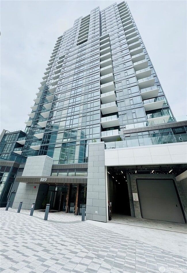 Building Photo - 889 Ave Sq NE