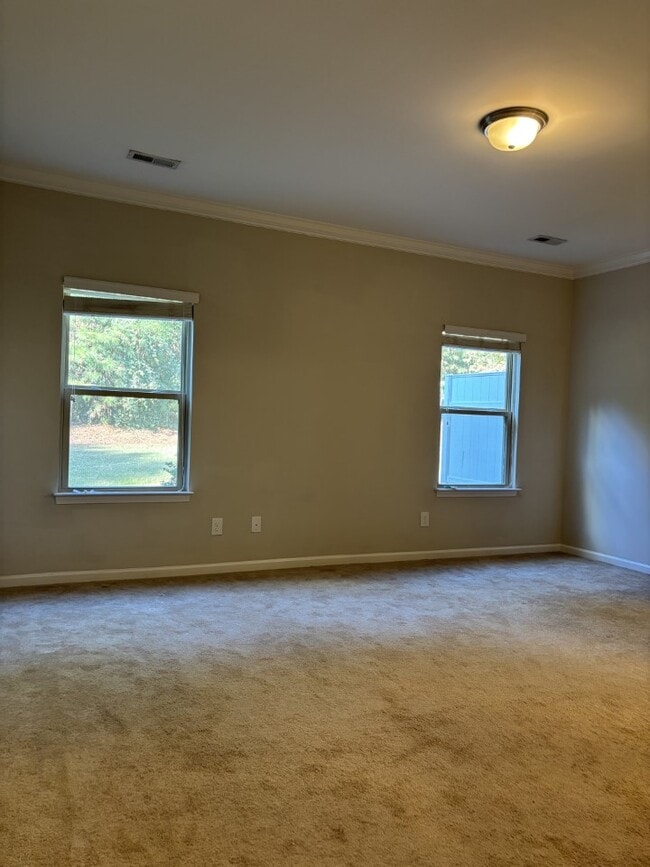 Building Photo - 318 Princess Pl