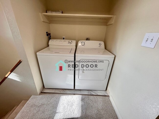 Building Photo - 2 Bed, 1 Bath Condo with Community Pool – $1,800/Month