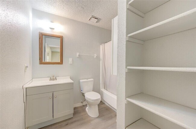 Building Photo - 23419 Summer Pine Dr