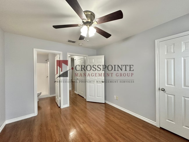 Building Photo - 3 Bedroom 2 Bath Duplex at Mansion Creek in Tyler! 1/2 OFF your first full month’s rent!