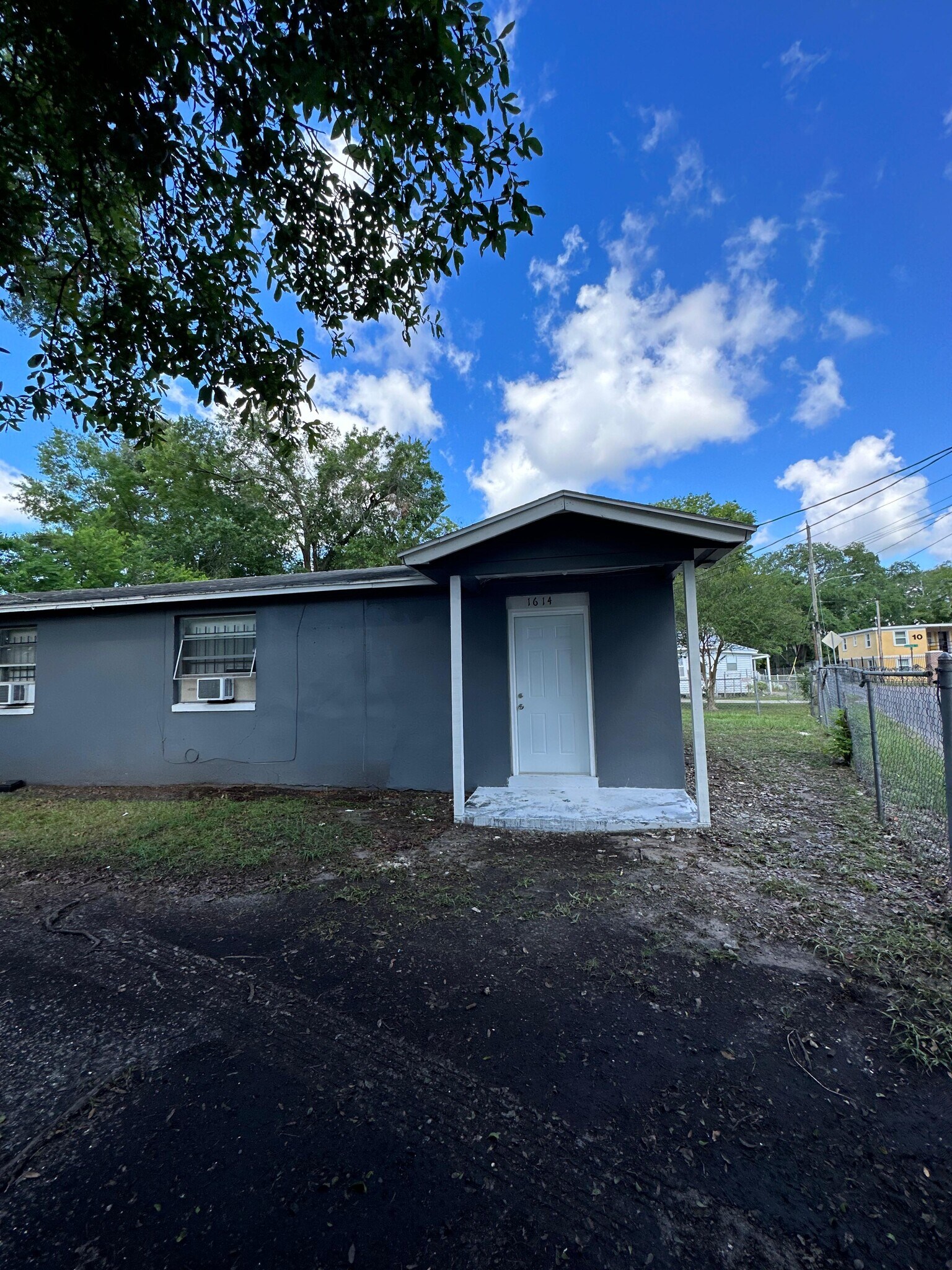 Building Photo - 1614 W 3rd St