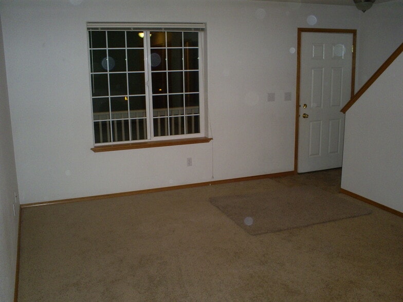 living room - 1914 Sunset Dr