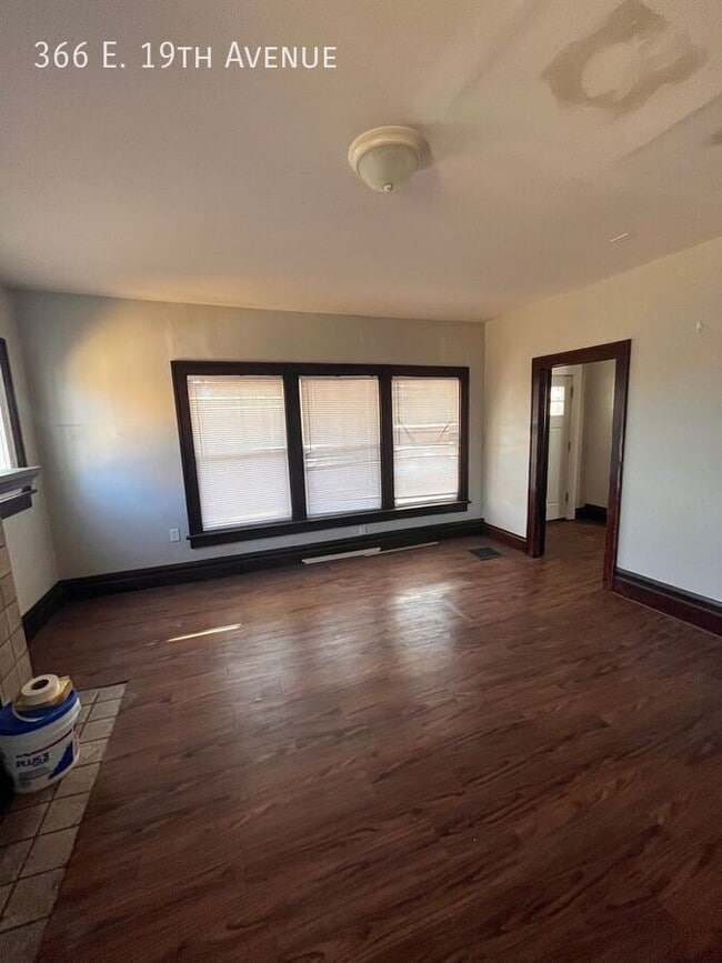 Building Photo - 366 E 19th Ave