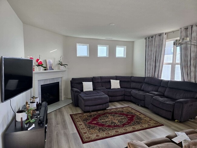 Building Photo - 13068 Corydon Dr