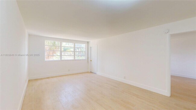 Building Photo - 1333 E Hallandale Beach Blvd