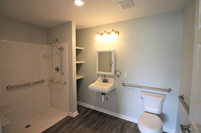 Building Photo - Willow Oak