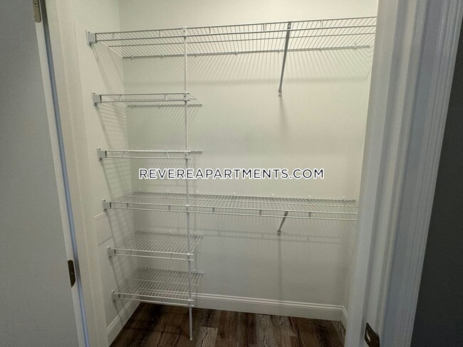 Building Photo - 38 Walnut Ave.