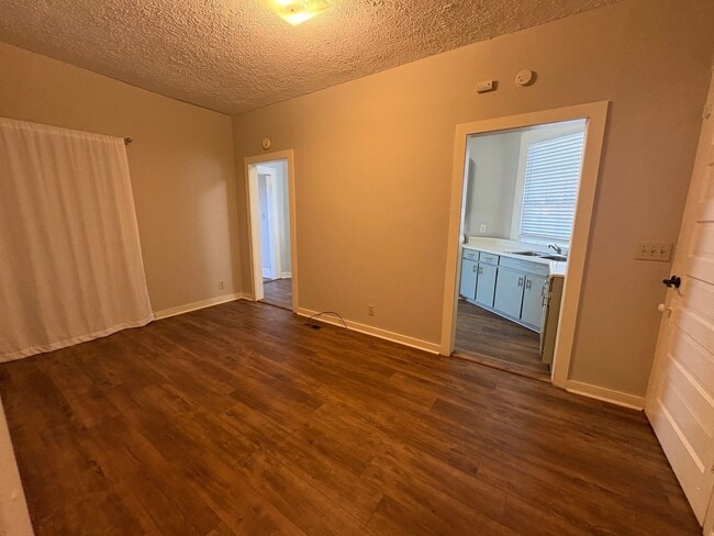 Building Photo - 1020 Adams St