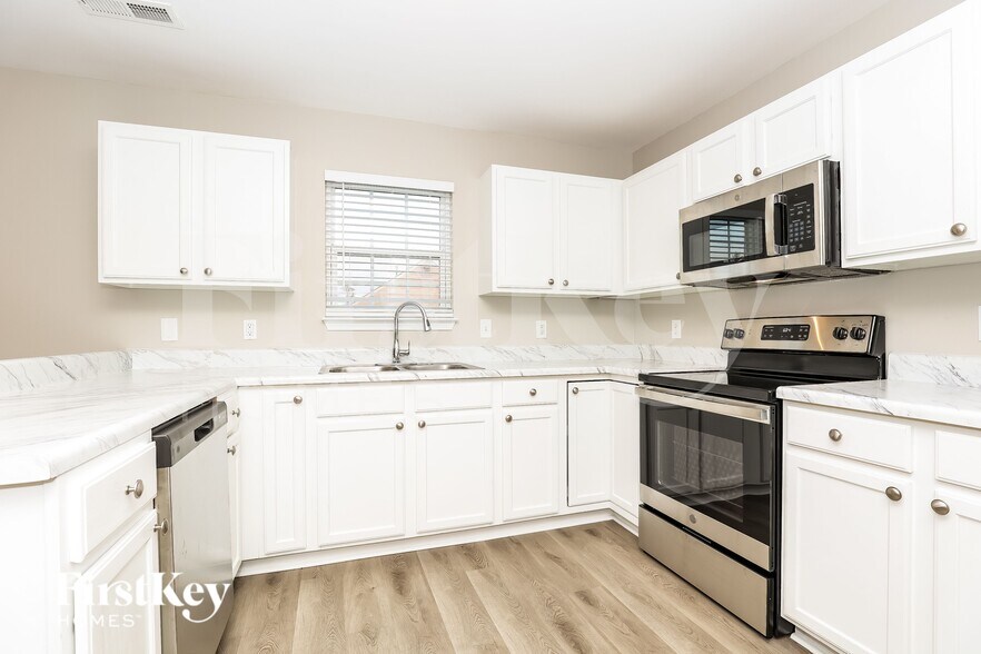 Building Photo - 4117 Pineorchard Pl