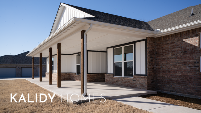 Building Photo - 305 Kirks Holw