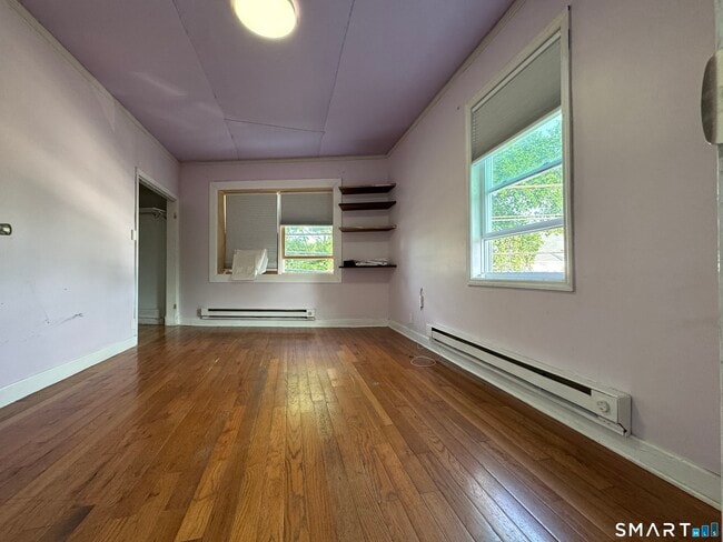 Building Photo - 11 Woodend Rd