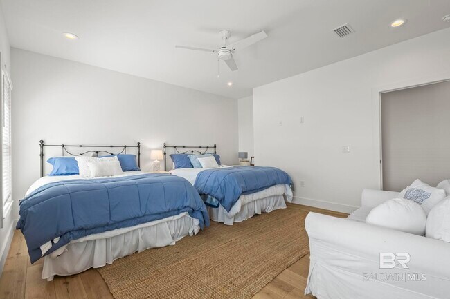 Building Photo - 5665 Armadillo Ave
