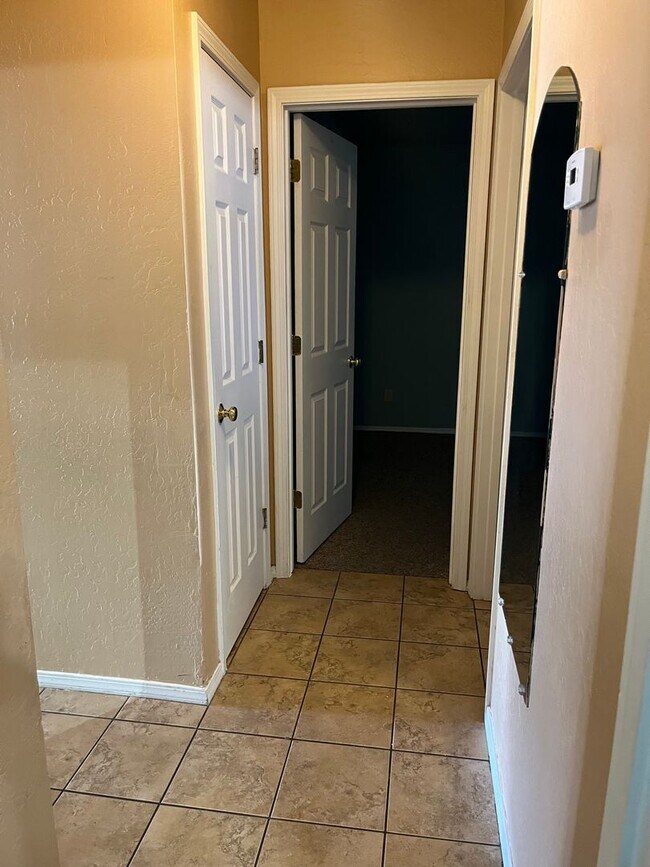 Building Photo - 9665 E Magma Dr