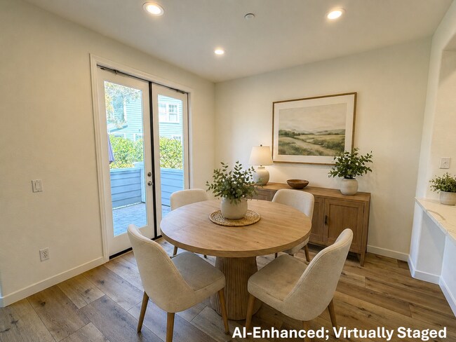 Building Photo - Gorgeous Rarely Available Bayshore Townhome- Just in Time for Summer!