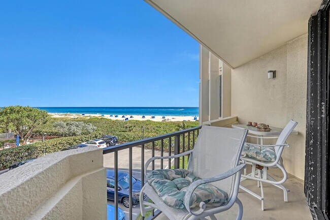 Primary Photo - 2800 N Ocean Dr