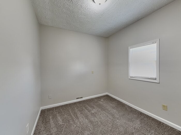 Building Photo - 1502 Elizabeth Dr
