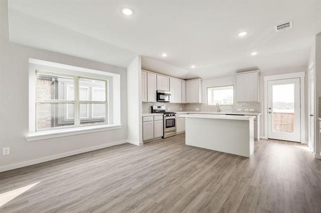 Building Photo - 2907 Doggett Dr