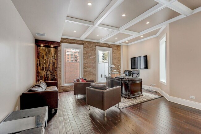 Building Photo - 22 W Ontario St