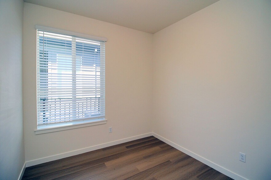 Building Photo - 1111 SE Tenino St