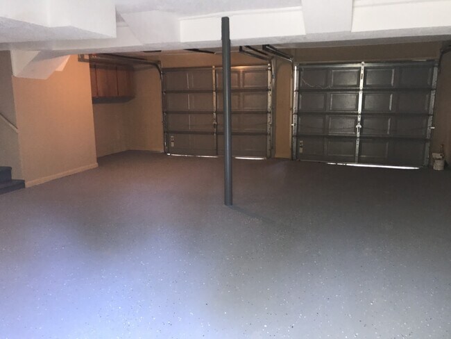 Building Photo - 3 bed 2 bath home for rent