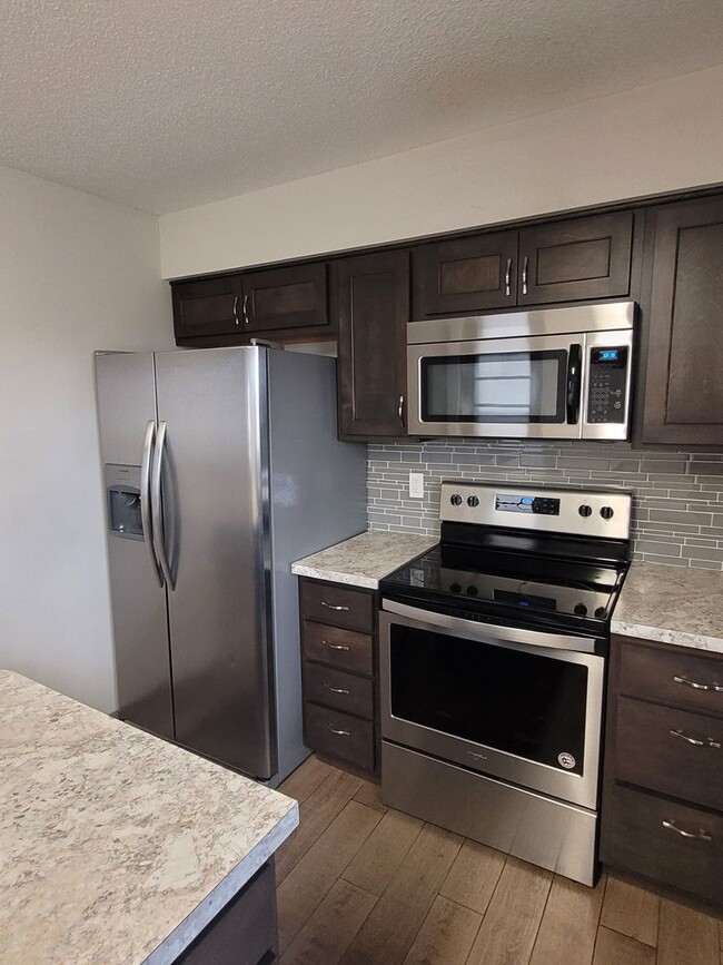 Building Photo - 3 Bed One Bath House