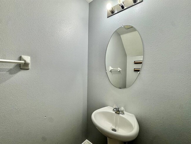 Building Photo - 6533 Trent Creek Dr