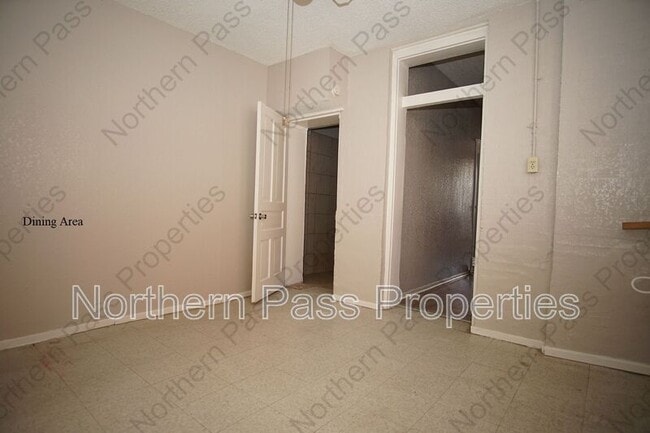 Building Photo - 219 W Rio Grande Ave