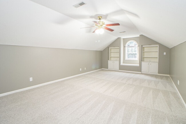 Building Photo - 2575 Village Ct