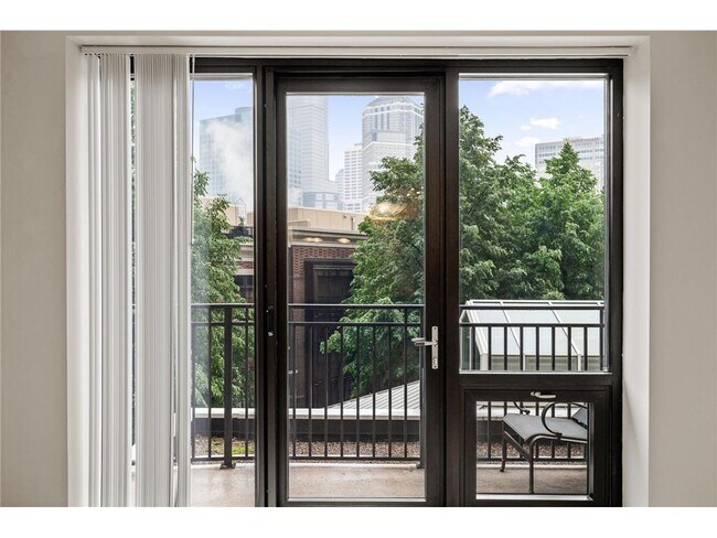 Building Photo - 500 500 E Grant St