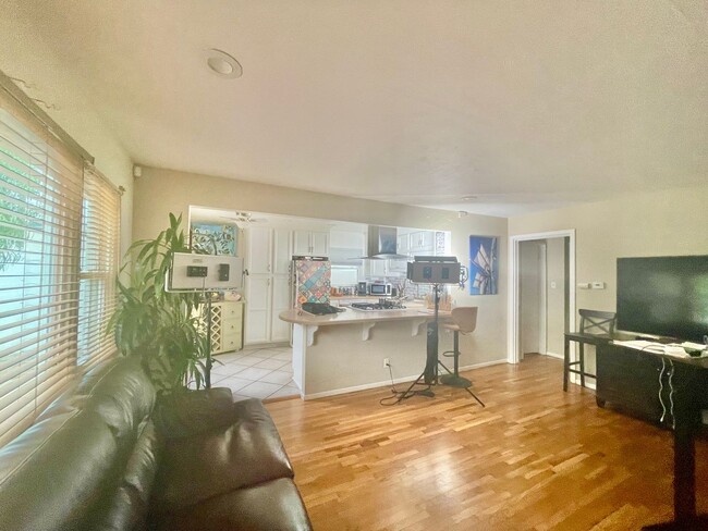Building Photo - 3275 Ibis St