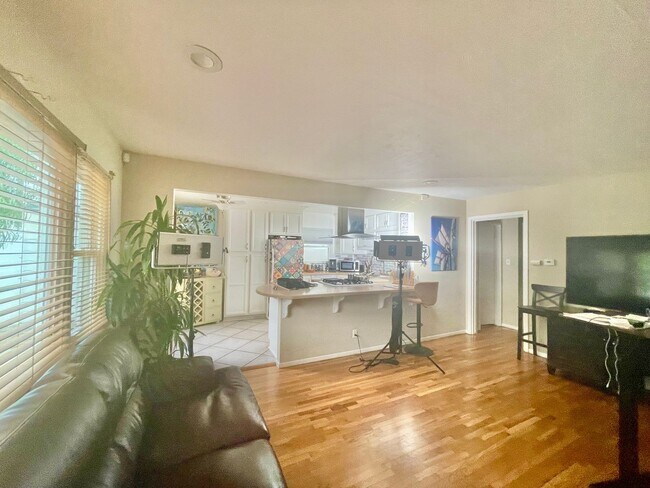 Building Photo - Gorgeous home in a hidden valley with extra room for office or guest bedroom