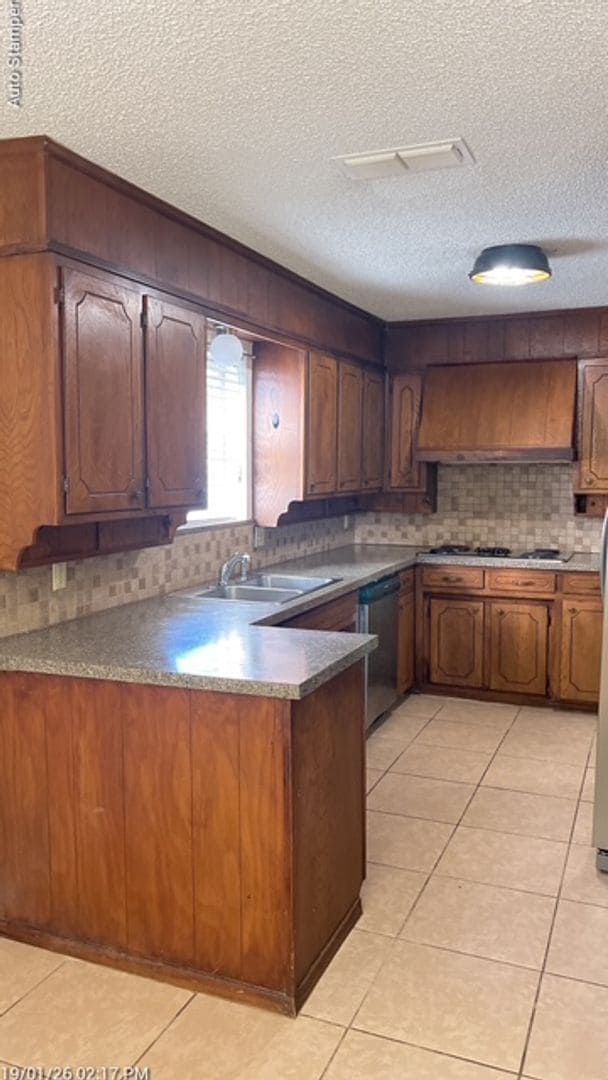 Building Photo - 905 Rose St