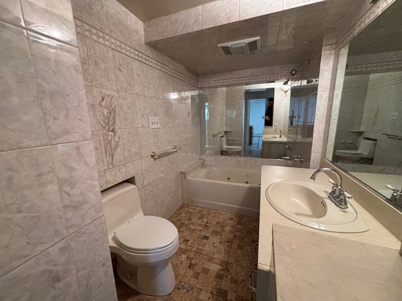 Building Photo - 103 Maitland Pl