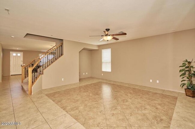 Building Photo - 2727 E Teakwood Pl