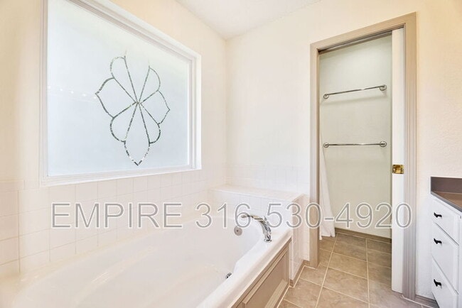 Building Photo - 1260 S Ridgehurst Cir